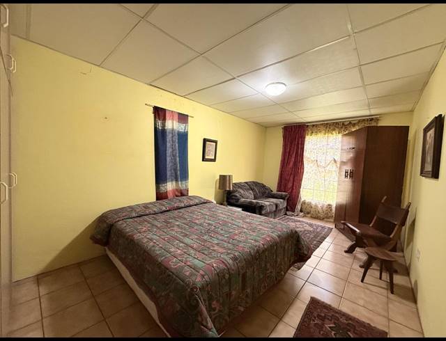 3 BEDROOM FREESTANDING FOR SALE IN SIGNAL HILL